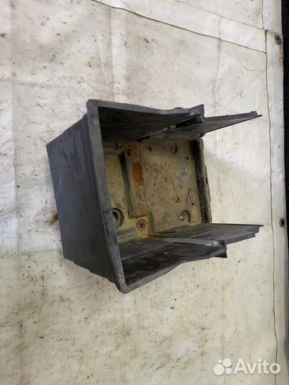 Ящик под Акб Ford Focus 2