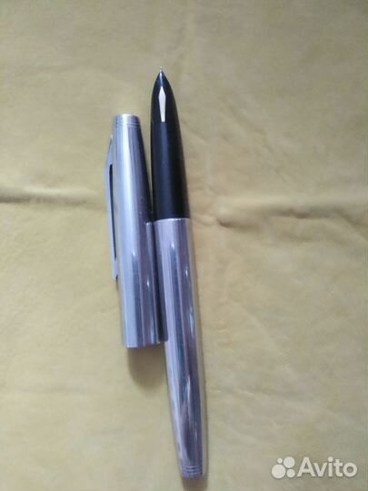 Перьевая ручка Golden Star 703. Китай 70-80 г