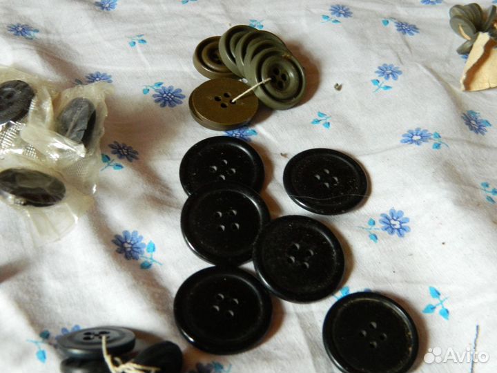 Пуговицы. около 250 штук