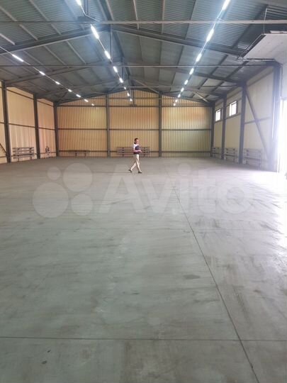 Склад, 815 м²