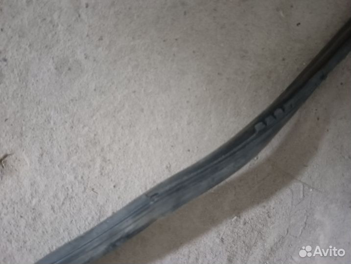 Молдинг лобового стекла hyundai santa F 8613126000