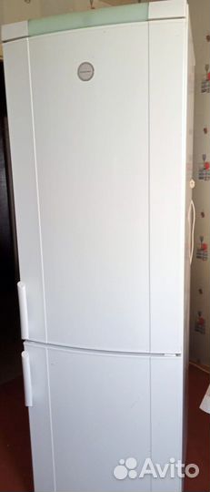Холодильник бу на ремонт Electrolux EFB 3651