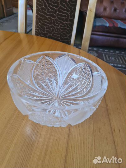 Хрустальная ваза