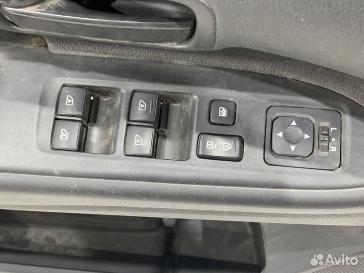 Обшивка двери передней Mitsubishi Outlander 3