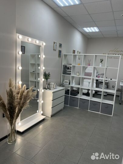 Аренда рабочего места наращивание ресниц/перманент