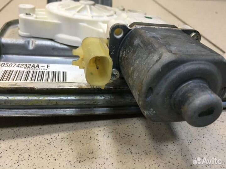 Стеклоподъемник задний правый Dodge Caliber EBA