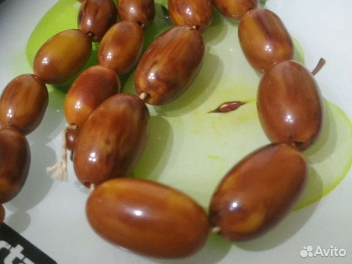 Бусы бакелитовые