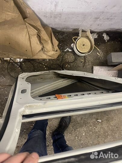 Дверь mercedes 204