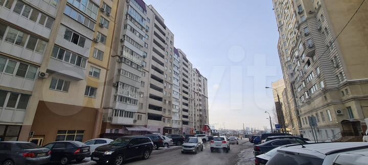 Под кафе, салон, магазин. Трафик