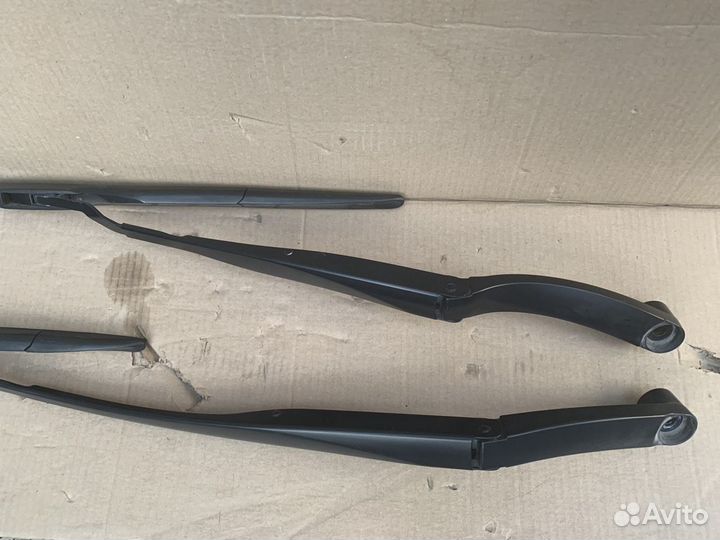 Поводок стеклоочистителя правый Киа Оптима JF 4