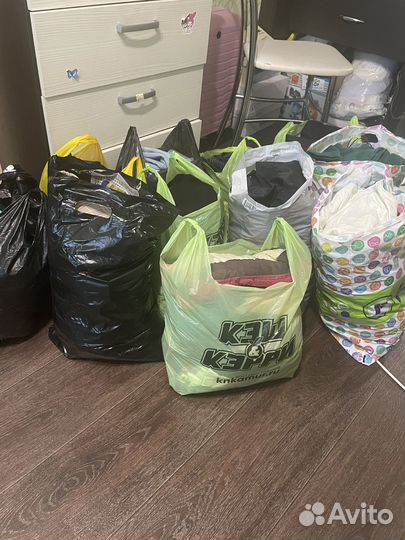 Отдам даром бесплатно женские вещи