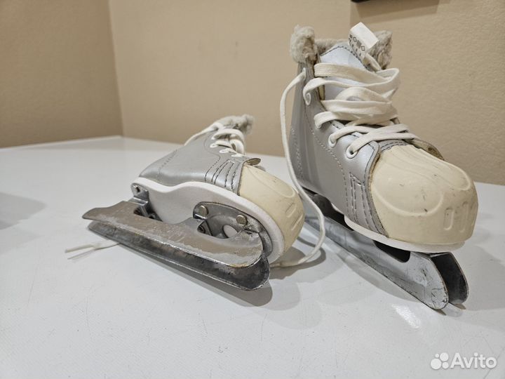 Коньки фигурные 26 размер