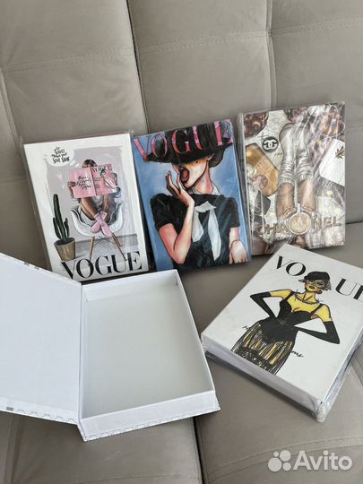 Шкатулка в виде книги