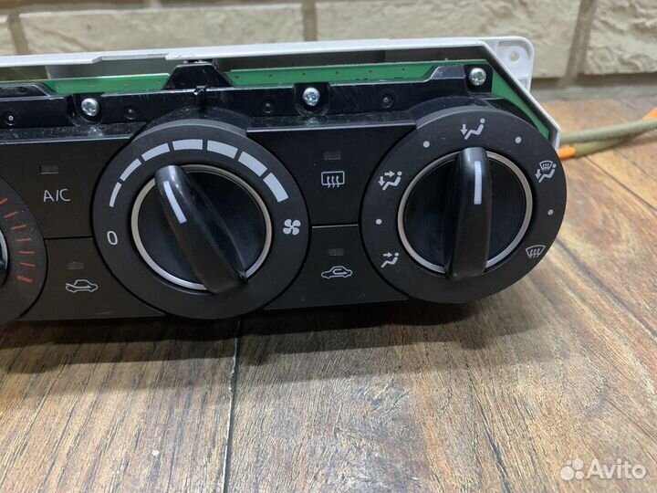 Mazda 3 (BM/BN) Блок управления климат. установкой