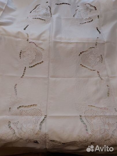 Скатерть полиэстр с вышивкой Ришелье