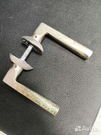 Дверные ручки