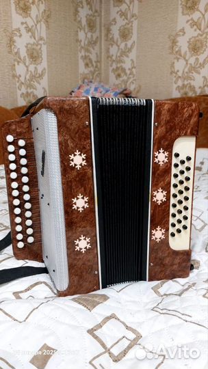 Гармонь кировская восток