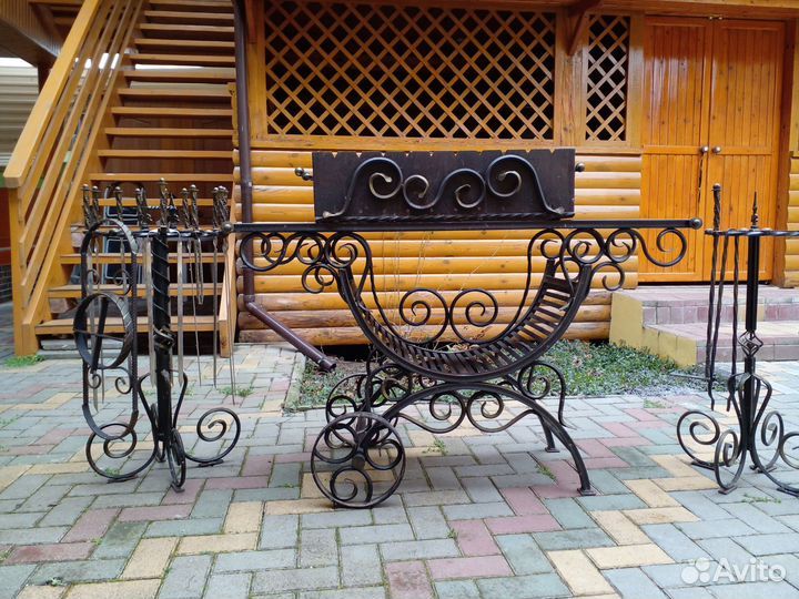 Мангал с шампурами
