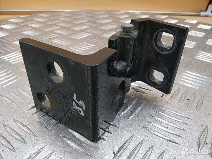 Петля двери задней правой нижняя BMW X5