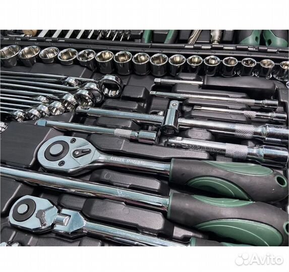 Набор инструментов с ключами 150 Vip