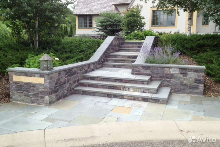 Водопад и башни из горного речного камня