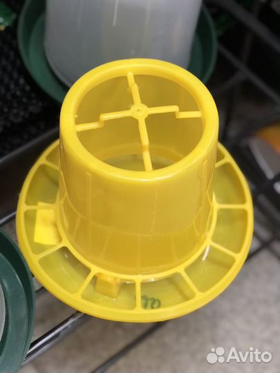 Поилки для птиц(в ассортименте)