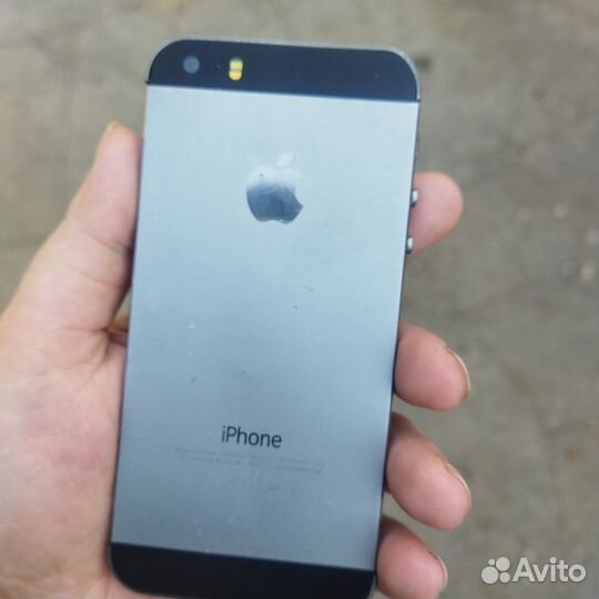 Телефон iPhone 5s