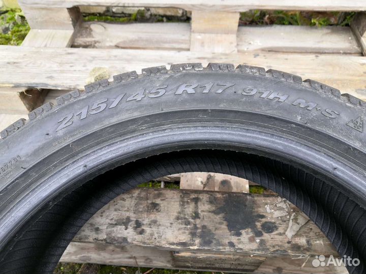 Pirelli Winter Sottozero 210 Serie II 215/45 R17
