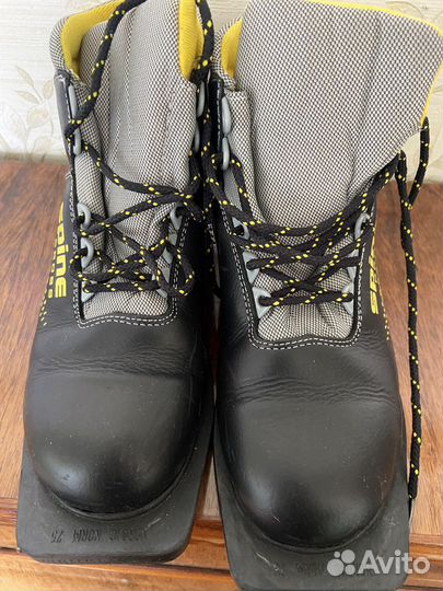 Лыжные ботинки