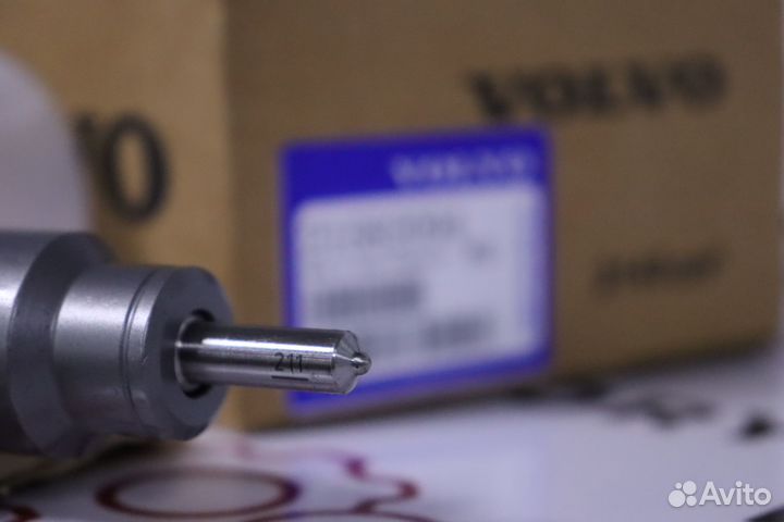 Форсунка топливная 21582094