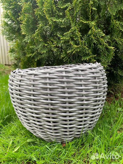 Кашпо для цветов плетеное из ротанга