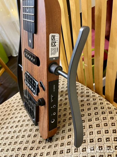 Безголовая тревел гитара Donner Hush-X