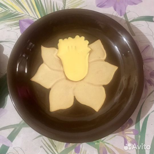 Тарелка настенная « Нарцис»