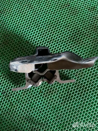 Подушка двигателя правая Renault Logan K7M710 2008