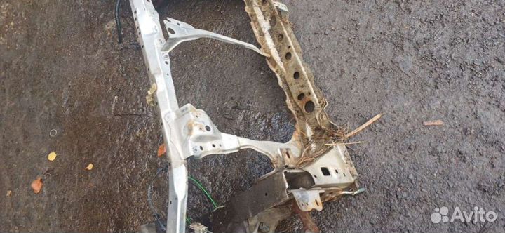 Панель передняя (телевизор) Mazda 323 BA 1997