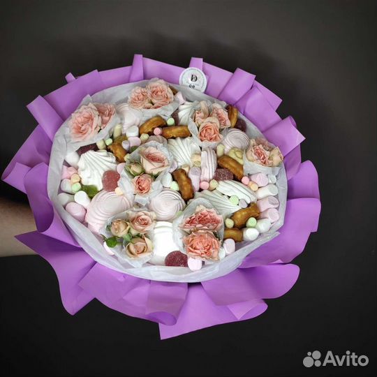 Букет из зефира и цветов - съедобный букет