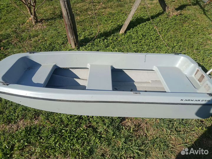 Лодка кайман 250