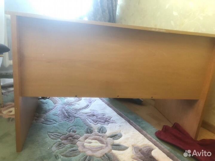 Письменный стол