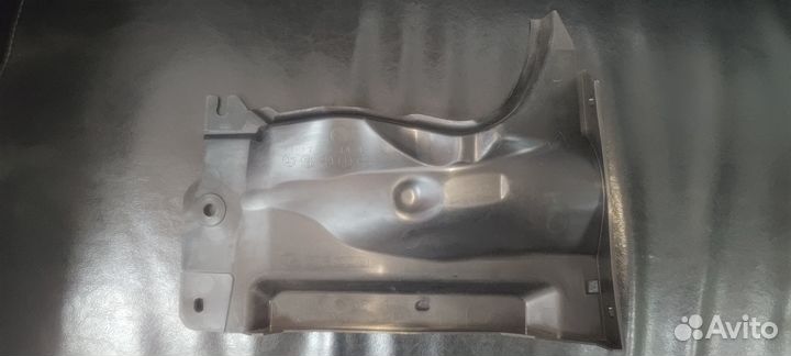 Пыльник двигателя Mazda 3 левый