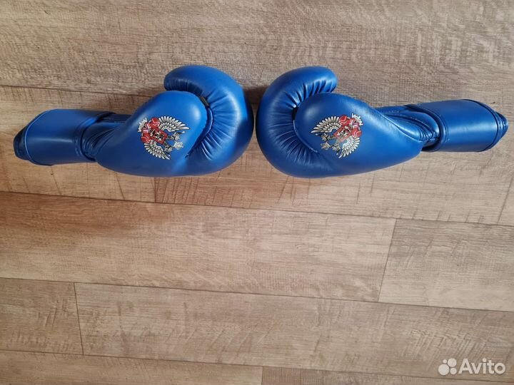 Боксерские перчатки 10 oz Clinch