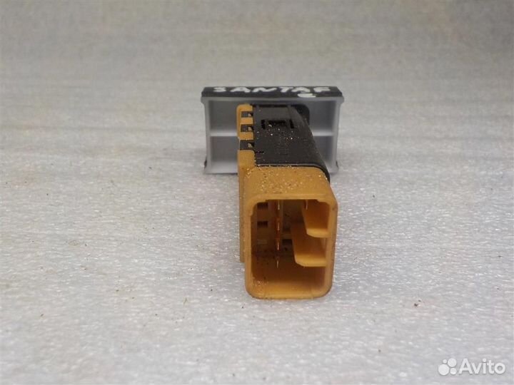 Кнопка обогрева заднего стекла Hyundai Santa Fe