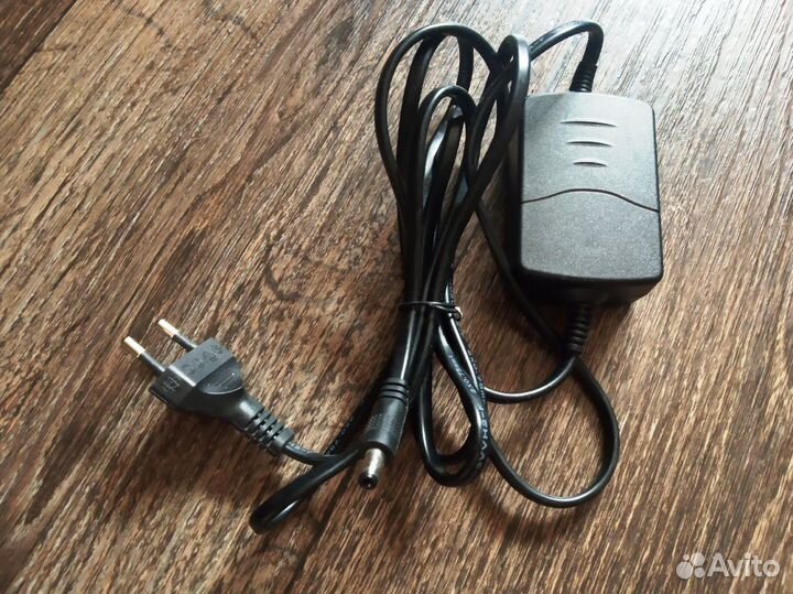 Адаптер / зарядное устройство