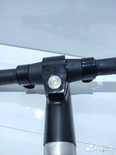 Руль в сборе для электросамоката Tribe tes-hbe065