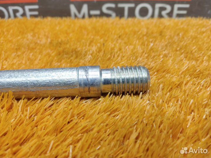 Крюк буксировочный Mercedes-Benz C-Class W204