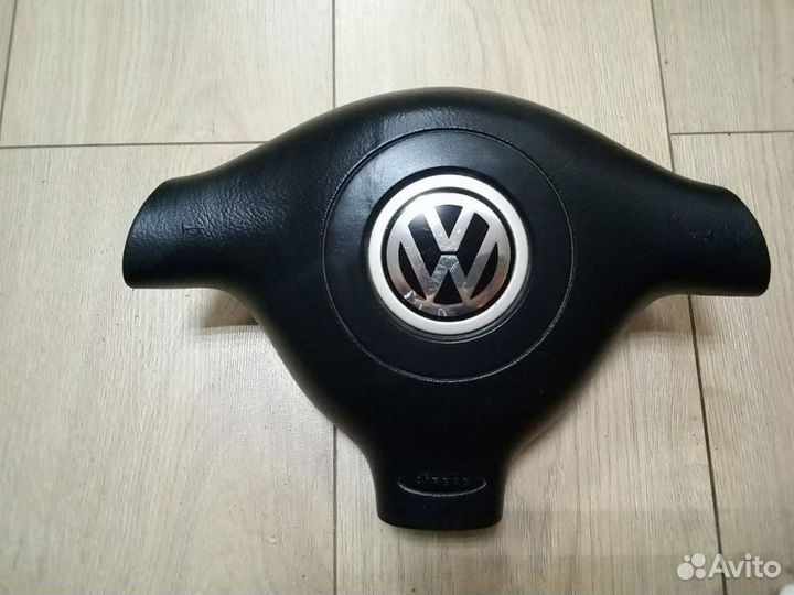 Подушка безопасности в рулевое колесо от VW Passa