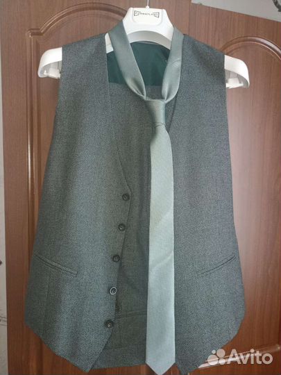 Мужской костюм тройка