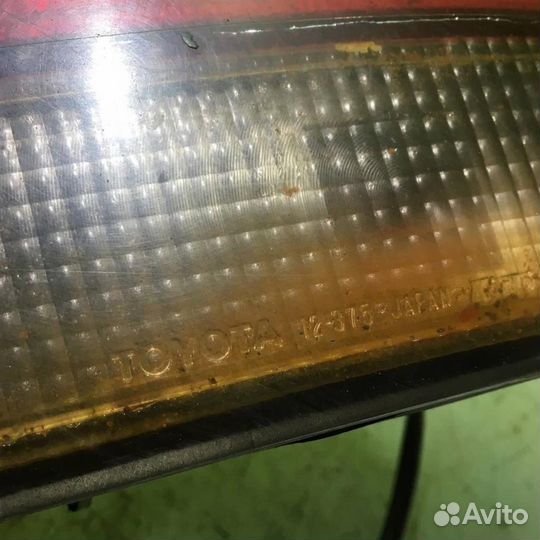 Фонарь задний правый Тойота Королла Е100