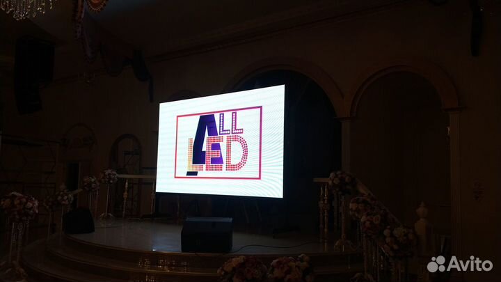 Светодиодный экран для помещения 352*224см
