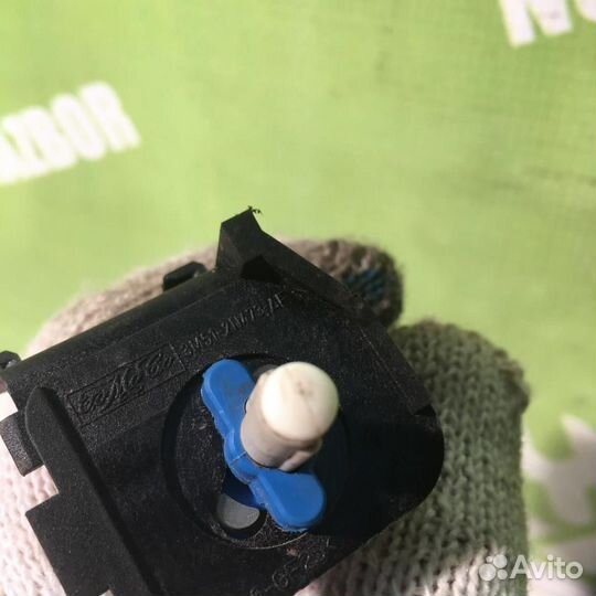 Датчик включения стопсигнала Форд Фокус 2 08-11