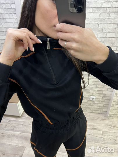 Спортивный костюм женский